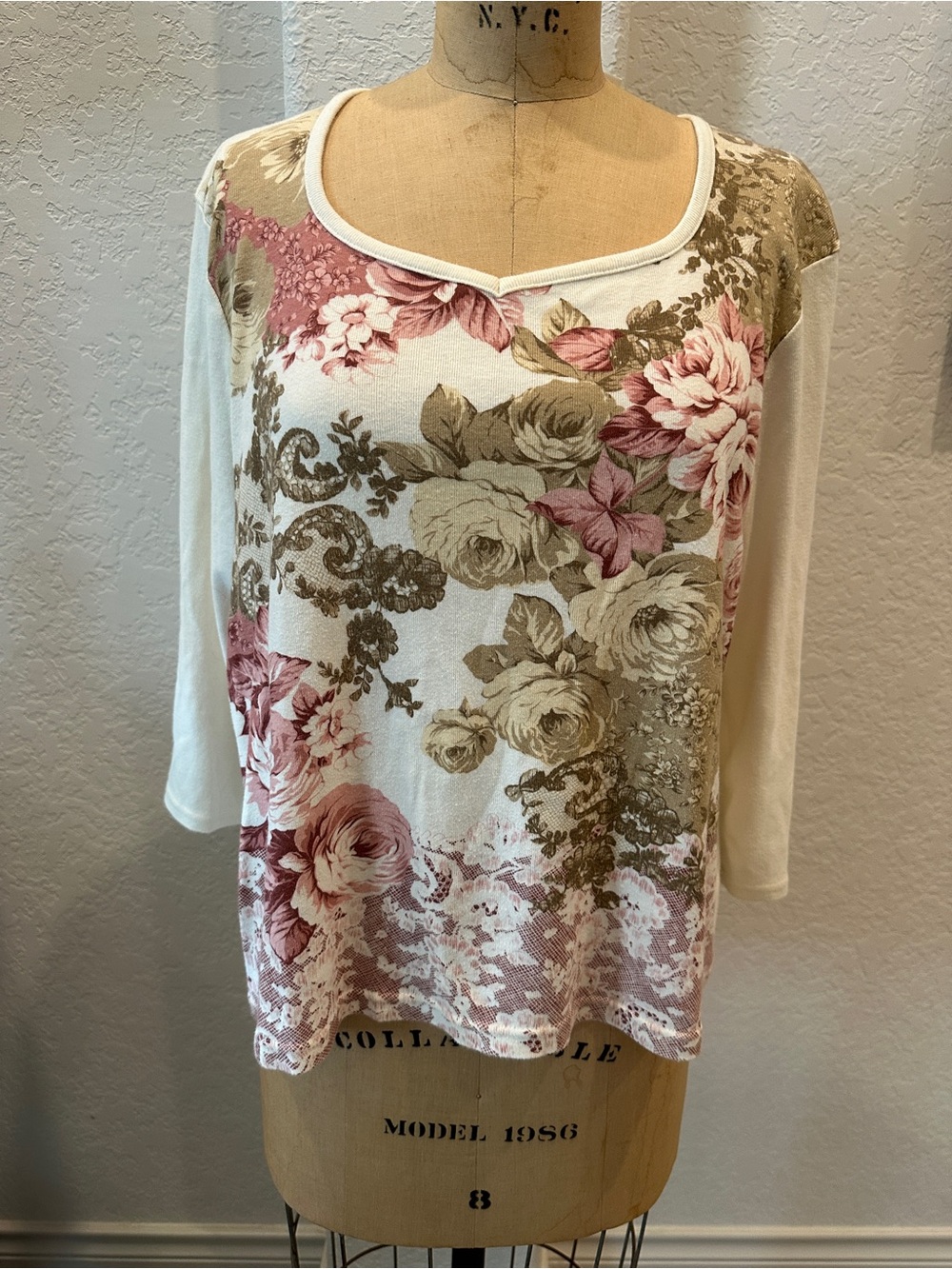 Emma James Floral Scoop Neck 3/4 sleeve - Pink & Cream